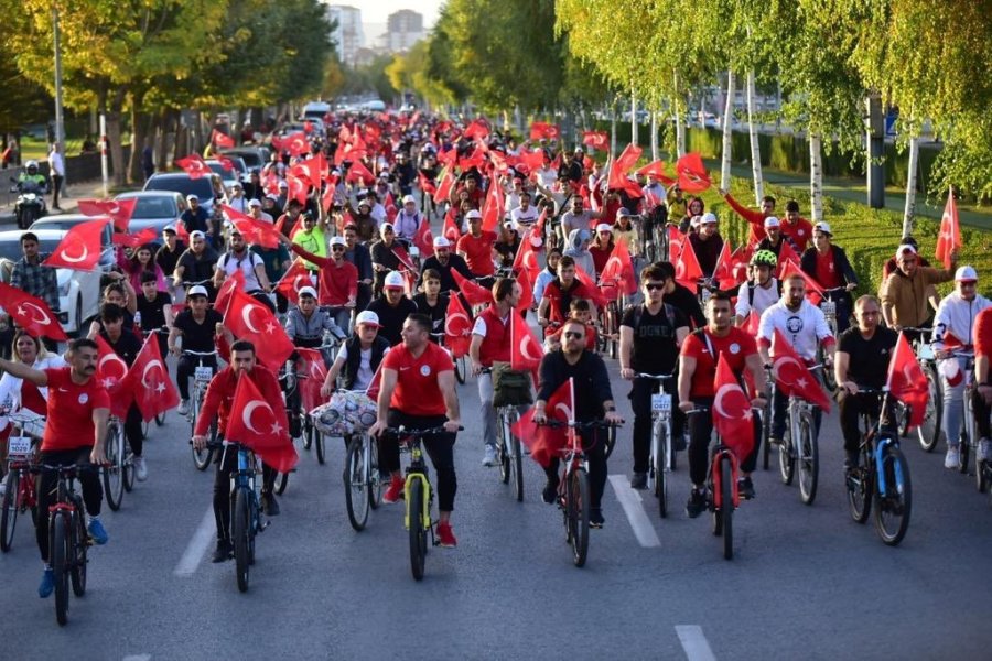 Türkiye Cumhuriyeti’nin Yüzüncü Yılında Binlerce Pedal