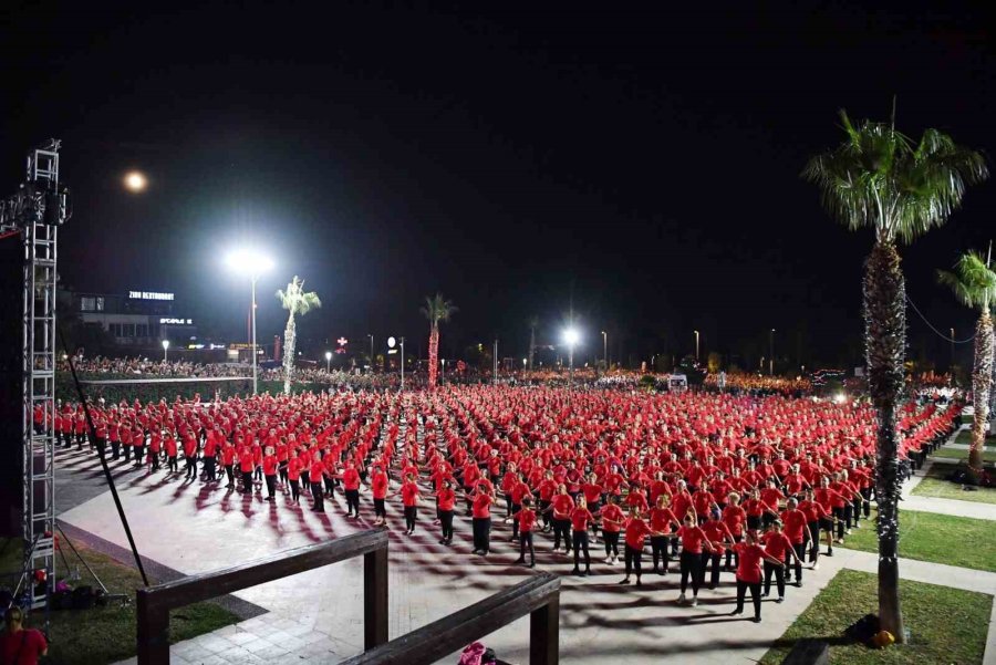 Antalya’nın İlçelerinde Cumhuriyet’in 100. Yılı Coşkusu Yaşandı