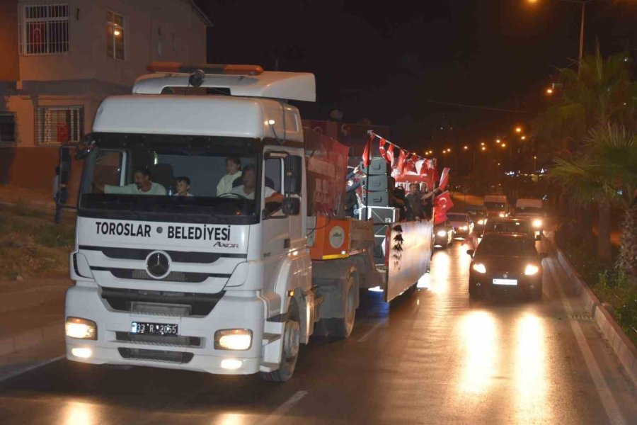 Toroslar Bayram Sevincini Cumhuriyet Tırı İle Yaşadı