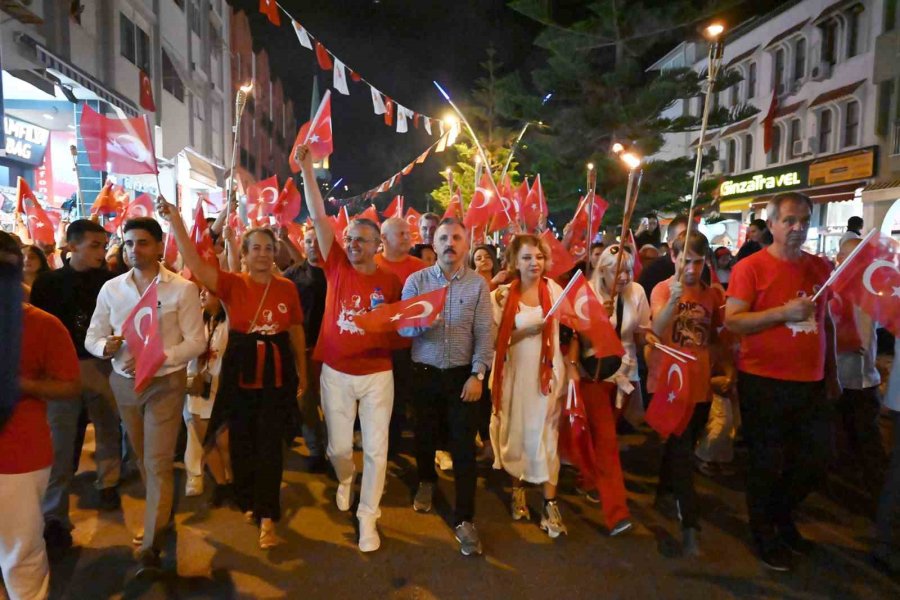 Antalya’nın İlçelerinde Cumhuriyet’in 100. Yılı Coşkusu Yaşandı