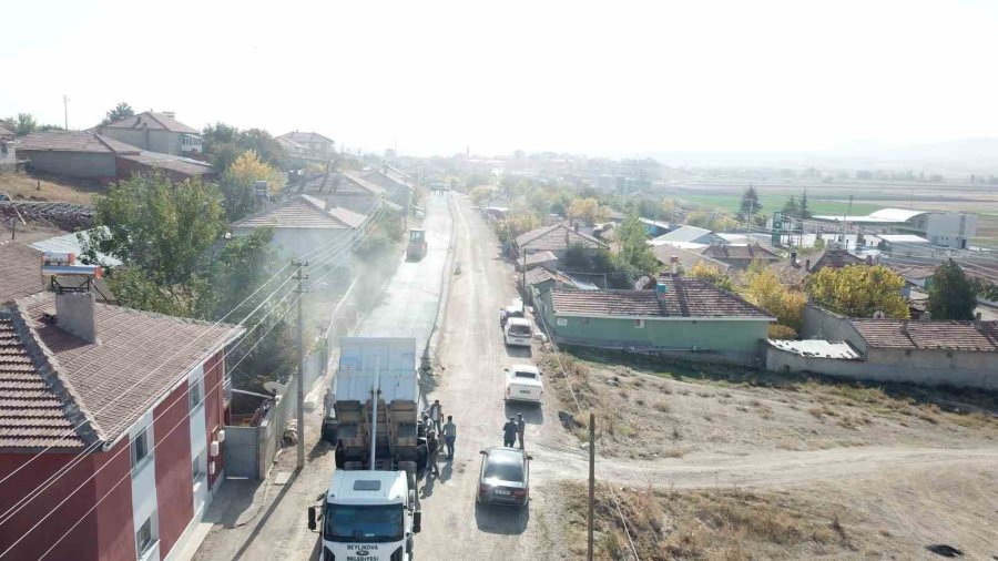 Beylikova’nın Tüm Yolları Sıcak Asfalt Yapıldı