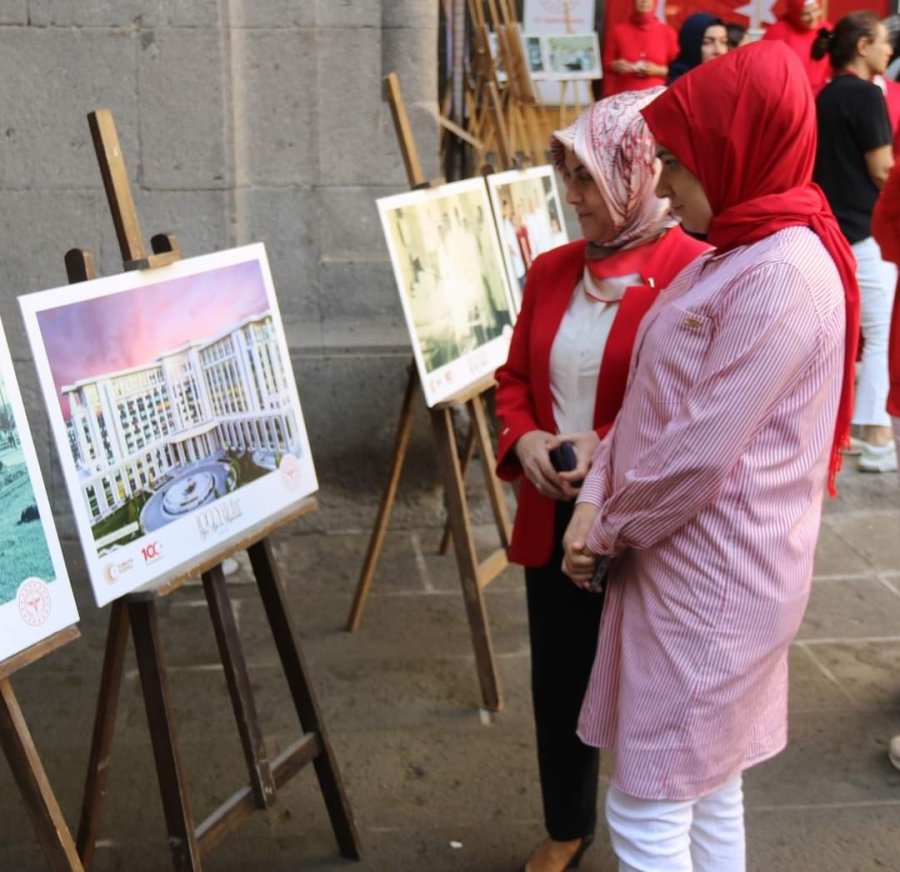 "100 Yıldır Aynı Aşk Ve Heyecanla" Fotoğraf Sergisine Yoğun İlgi