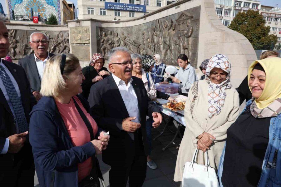 Başkan Büyükkılıç, Depremzede Çocuklar İçin Düzenlenen Panayırı Ziyaret Etti