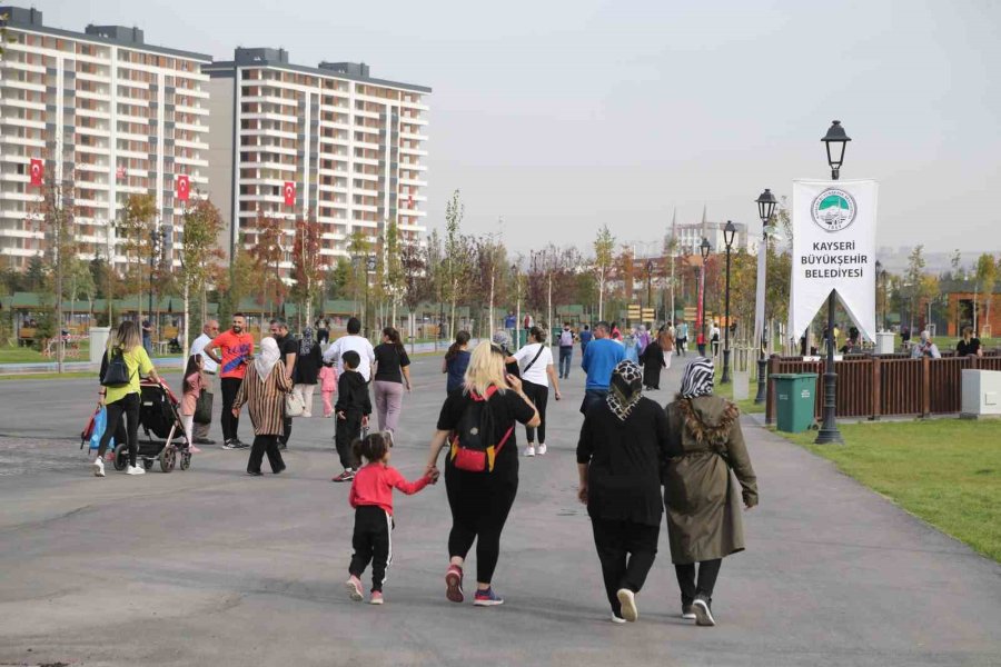 Kayseri, Recep Tayyip Erdoğan Millet Bahçesi’ne Akın Ediyor