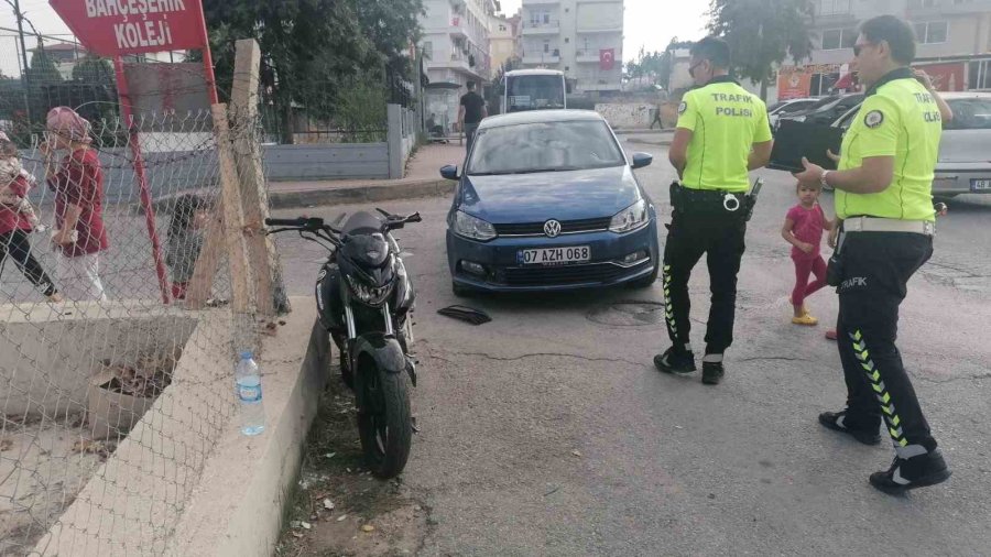 Ehliyetsiz 16 Yaşındaki Sürücü Otomobili Sollamaya Çalışırken Yaralandı