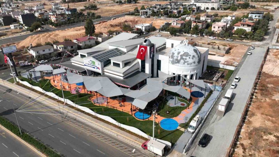 Mersin’de Mercan 100. Yıl İklim Ve Çevre Bilim Merkezi Açıldı