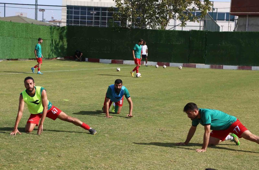 Döşemealtı Futbol Takımı Muğla Deplasmanına Hazırlanıyor