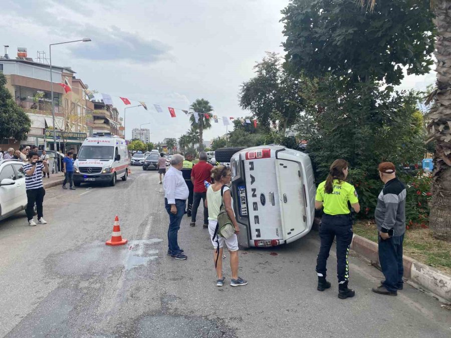 Yan Yatan Kamyonetten Yara Almadan Çıktı