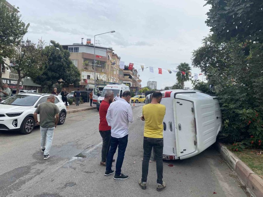 Yan Yatan Kamyonetten Yara Almadan Çıktı