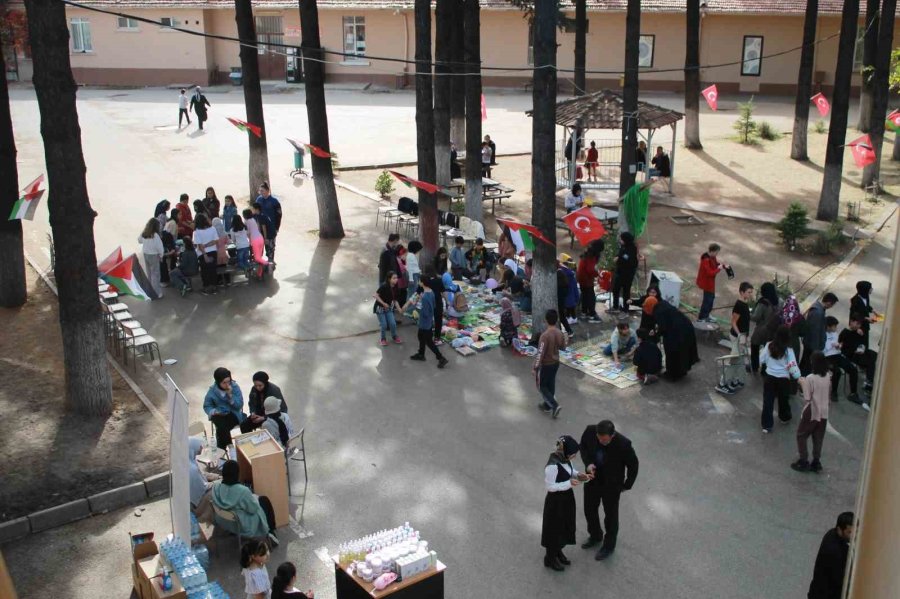 Ortaokul Öğrenci Ve Velilerinden Gazze’ye Yardım