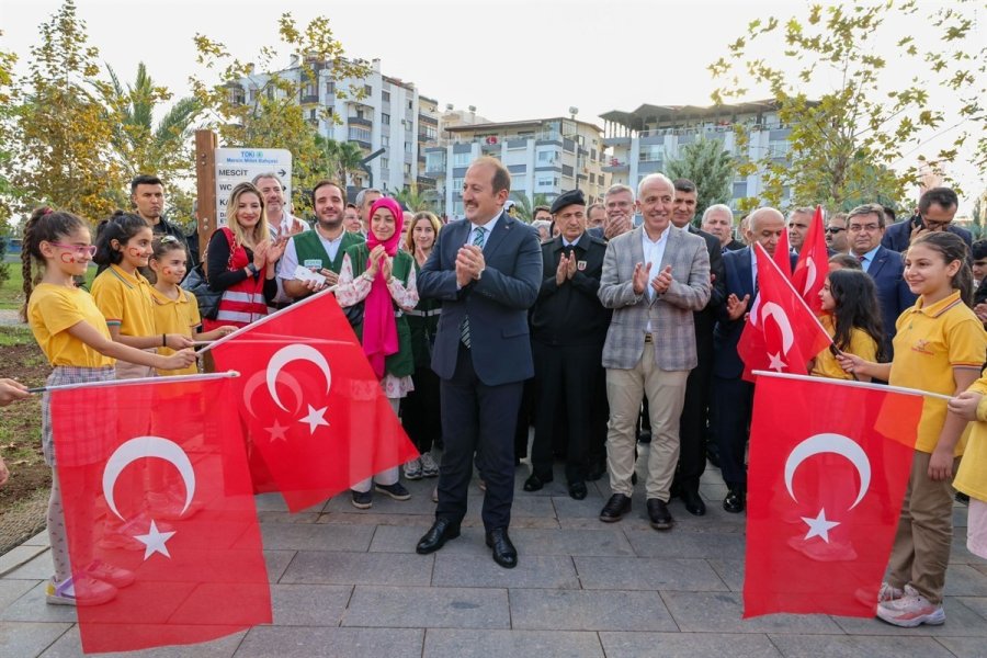 Vali Pehlivan, Kızılay Haftası Etkinliğine Katıldı