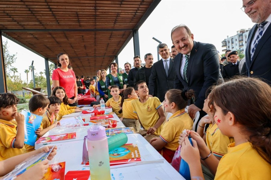 Vali Pehlivan, Kızılay Haftası Etkinliğine Katıldı