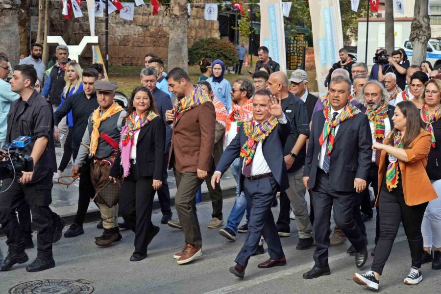 Antalya’da 2. Uluslararası Yörük Türkmen Festivali ‘yörük Göçü’ İle Başladı