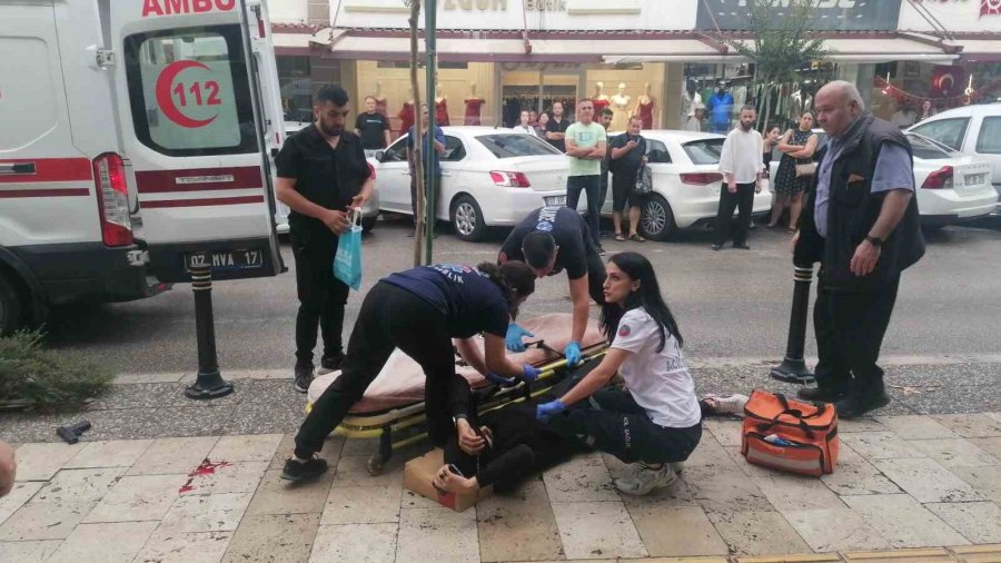 Belindeki Silah Yürürken Ateş Alınca Yere Yığıldı, O Anlar Kamerada