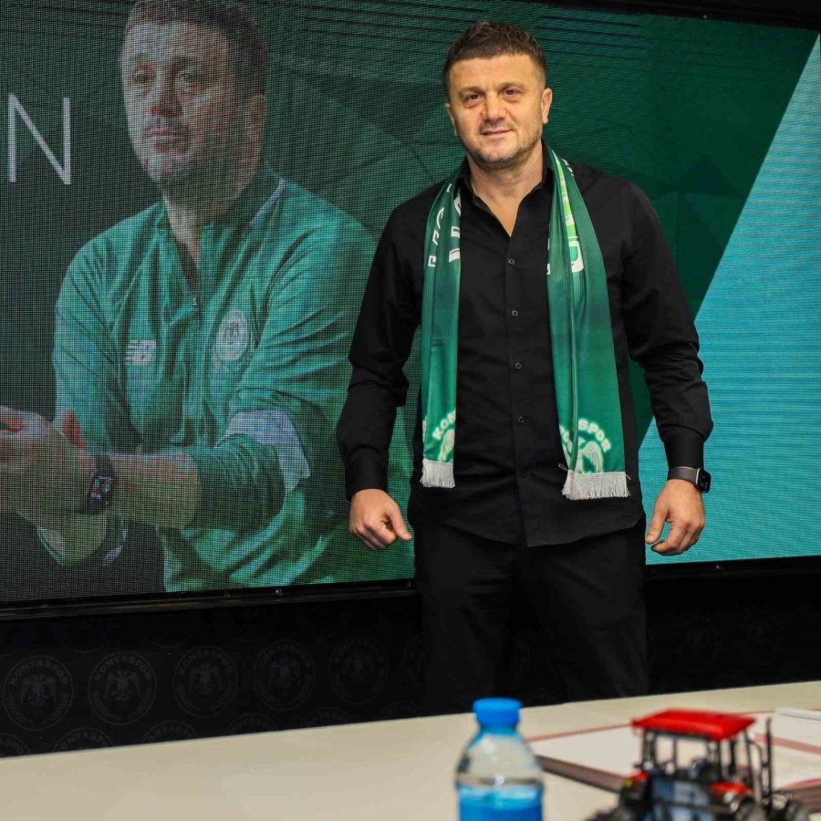 Konyaspor, Hakan Keleş İle Resmi Sözleşmeyi İmzaladı