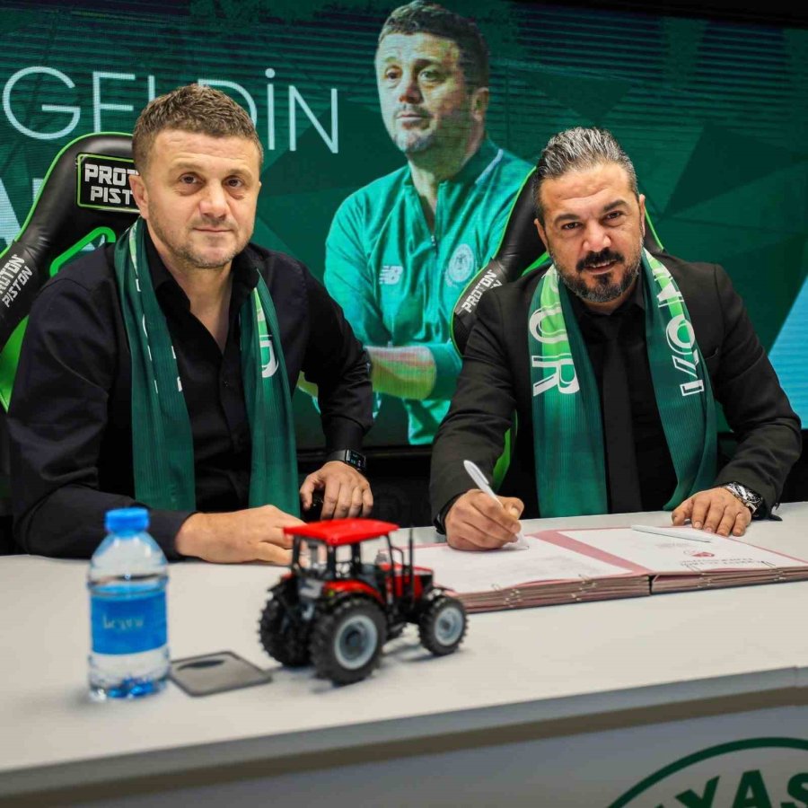 Konyaspor, Hakan Keleş İle Resmi Sözleşmeyi İmzaladı