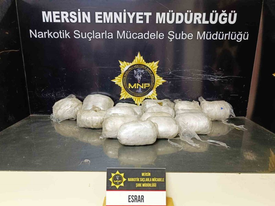 Aracın Tamponunda 8 Kilo 736 Gram Esrar Ele Geçirildi