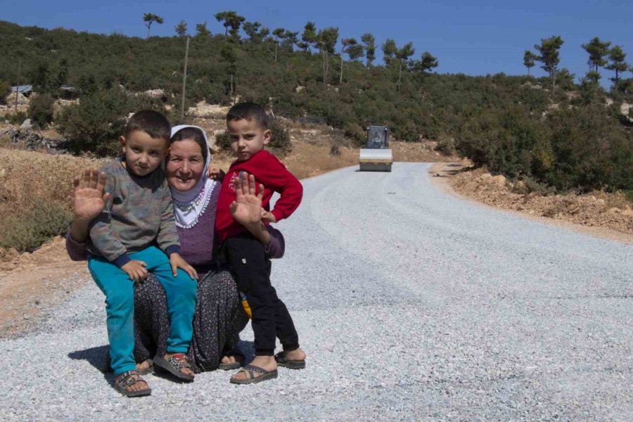 Gülnar’da Yollar Yenileniyor