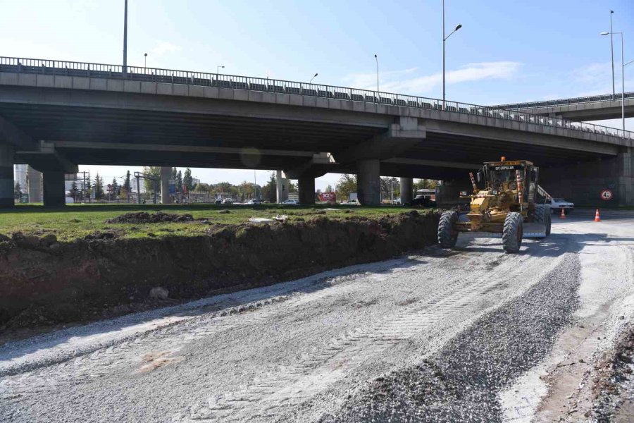 Büyükşehir’den 3 Bulvarı Birleştiren Katlı Kavşakta ‘stratejik’ Çalışma