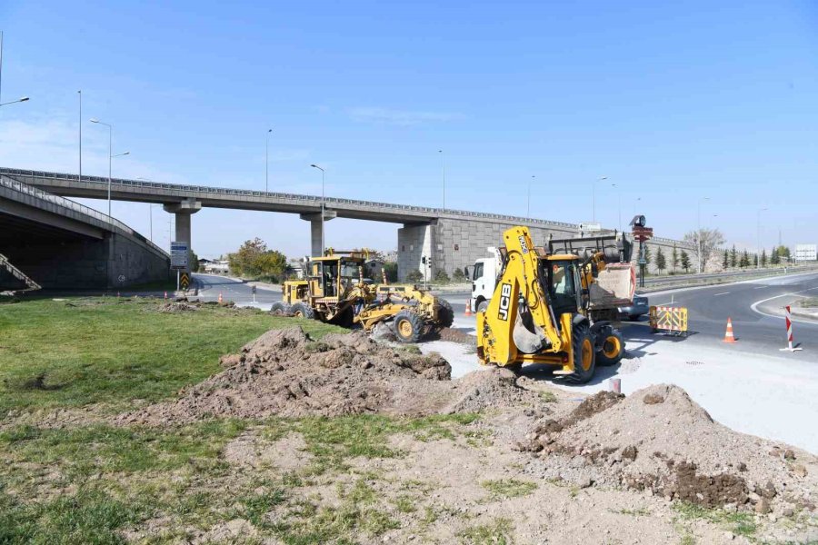 Büyükşehir’den 3 Bulvarı Birleştiren Katlı Kavşakta ‘stratejik’ Çalışma