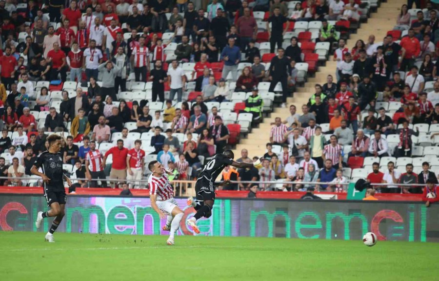 Trendyol Süper Lig: Antalyaspor: 0 - Beşiktaş: 0 (maç Devam Ediyor)