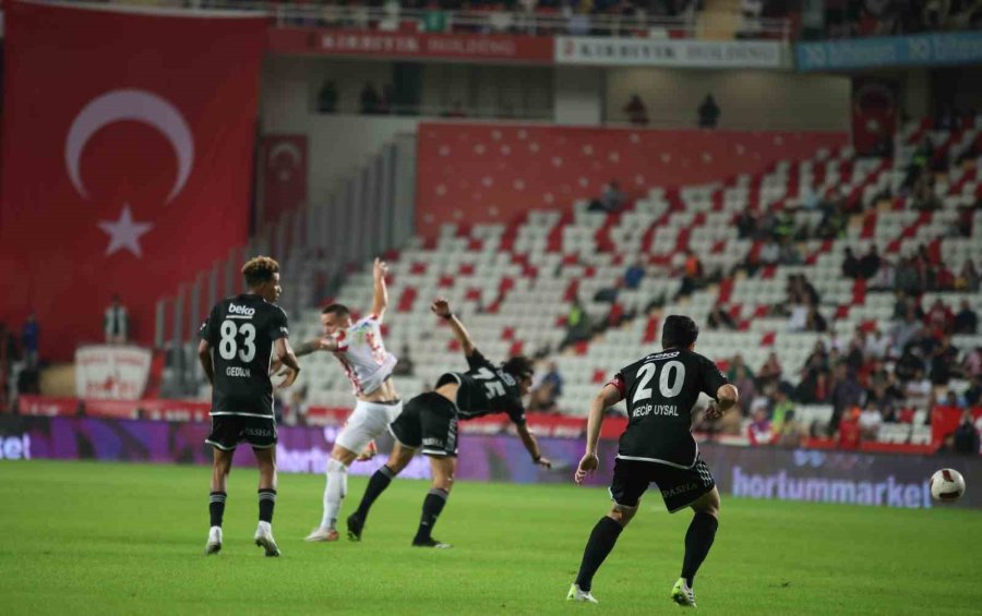 Trendyol Süper Lig: Antalyaspor: 0 - Beşiktaş: 0 (maç Devam Ediyor)