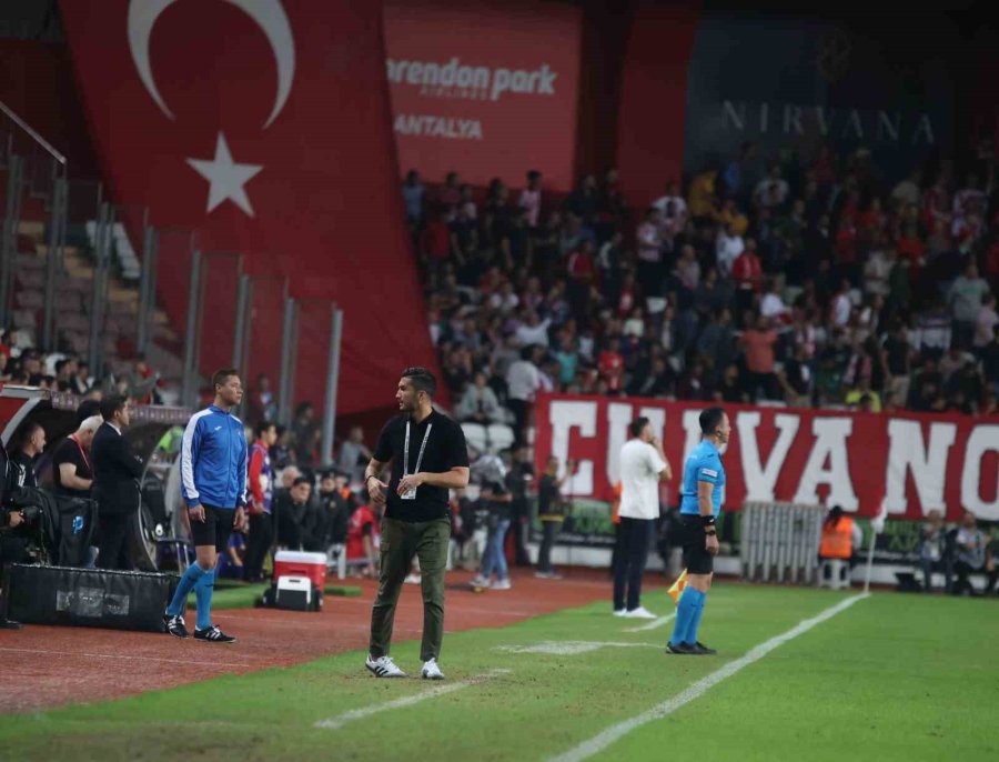 Trendyol Süper Lig: Antalyaspor: 0 - Beşiktaş: 0 (maç Devam Ediyor)