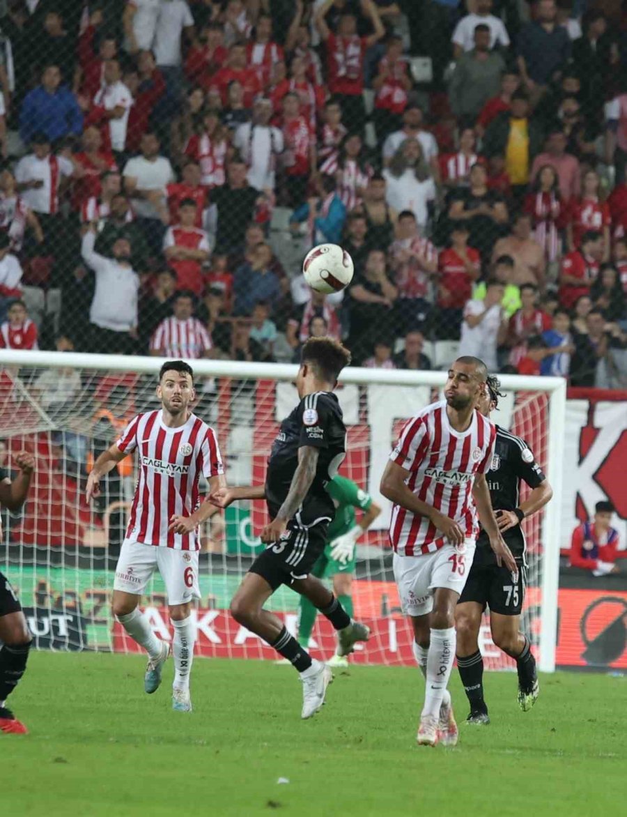 Trendyol Süper Lig: Antalyaspor: 0 - Beşiktaş: 1 (ilk Yarı)