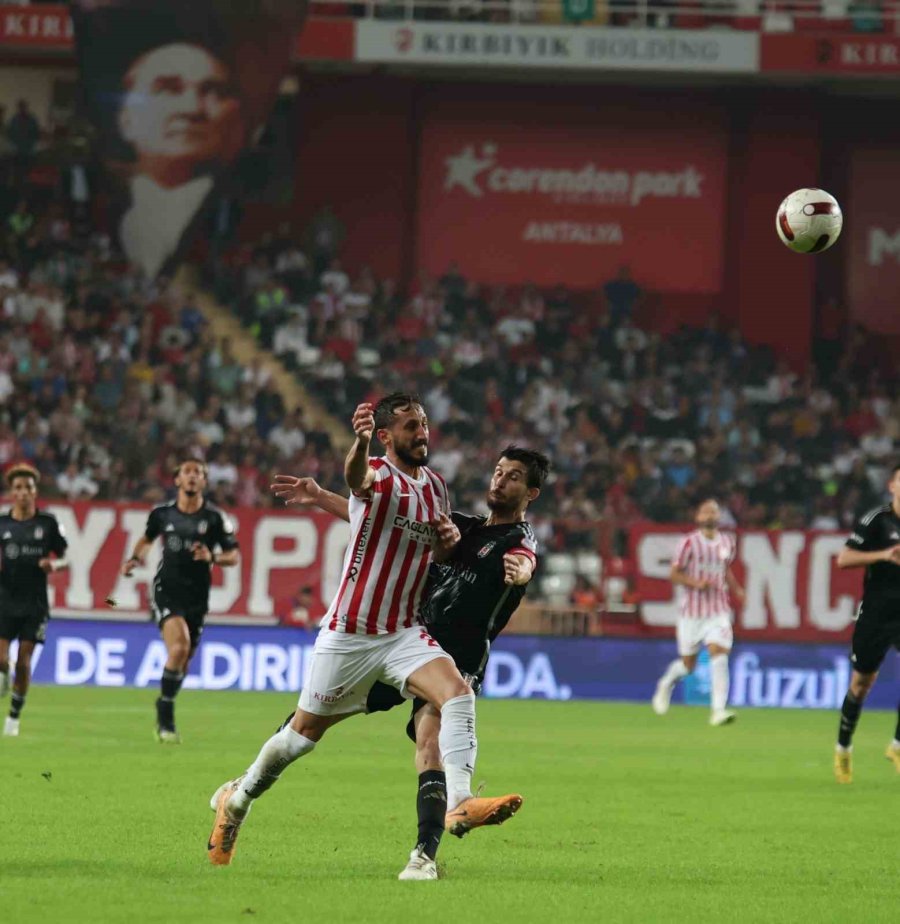 Trendyol Süper Lig: Antalyaspor: 0 - Beşiktaş: 1 (ilk Yarı)