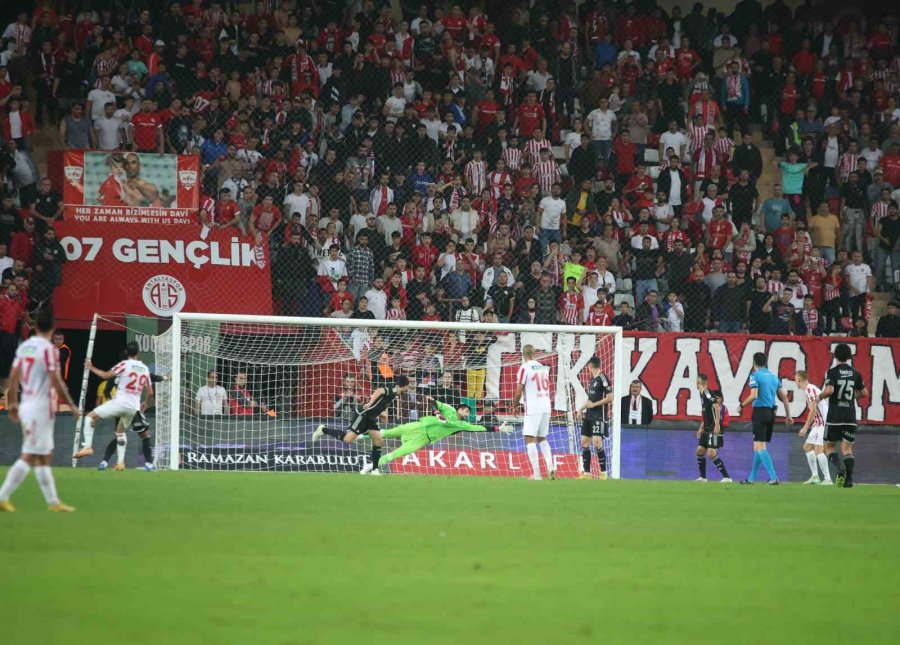 Trendyol Süper Lig: Antalyaspor: 3 - Beşiktaş: 2 (maç Sonucu)