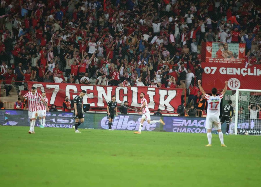 Trendyol Süper Lig: Antalyaspor: 3 - Beşiktaş: 2 (maç Sonucu)