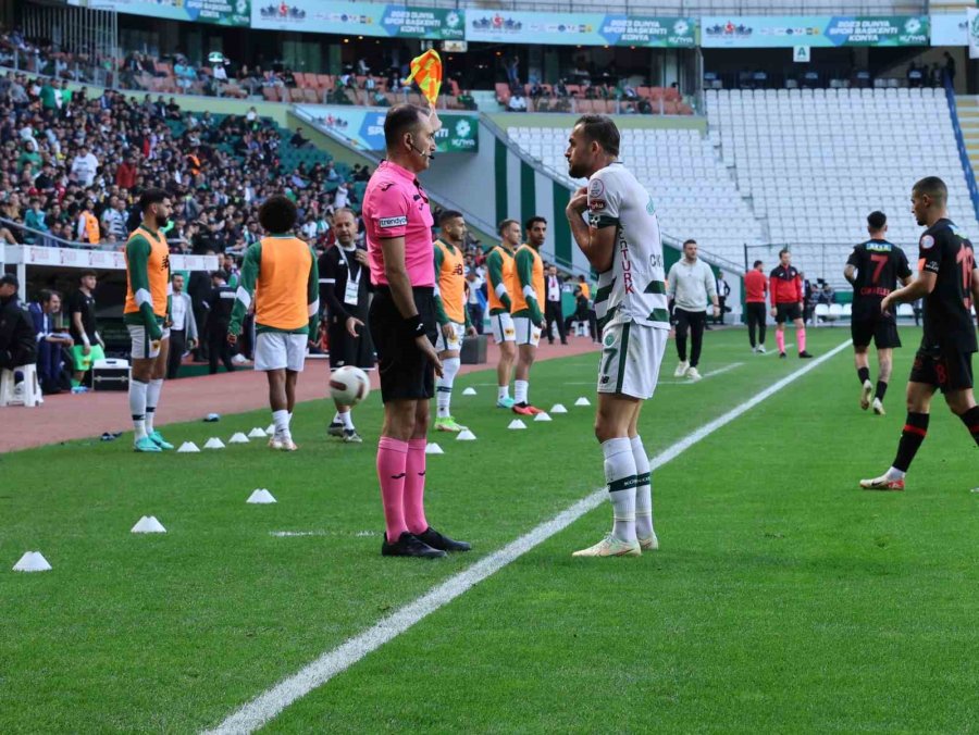 Trendyol Süper Lig: Konyaspor: 0 - Fatih Karagümrük: 0 (ilk Yarı)