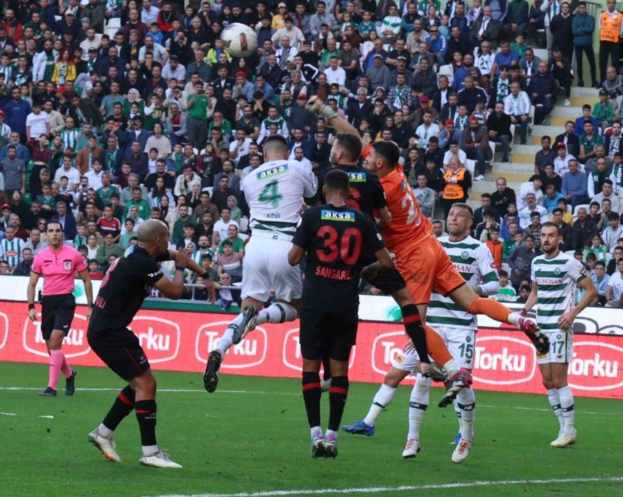 Trendyol Süper Lig: Konyaspor: 0 - Fatih Karagümrük: 0 (ilk Yarı)