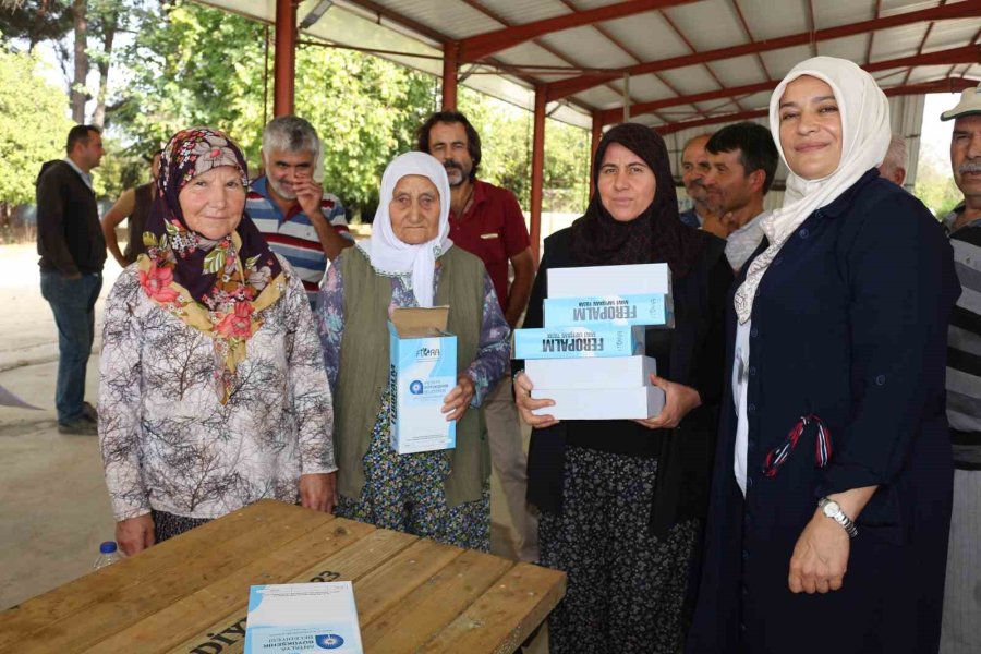 Büyükşehir, Serik’te 18 Bin Adet Yapışkan Tuzak Dağıttı