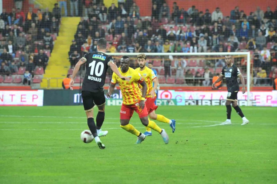 Trendyol Süper Lig: Kayserispor: 0 - Corendon Alanyaspor: 0 (ilk Yarı)