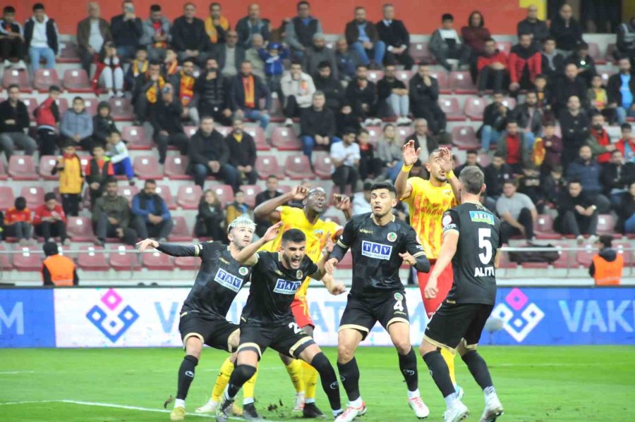 Trendyol Süper Lig: Kayserispor: 0 - Corendon Alanyaspor: 0 (ilk Yarı)