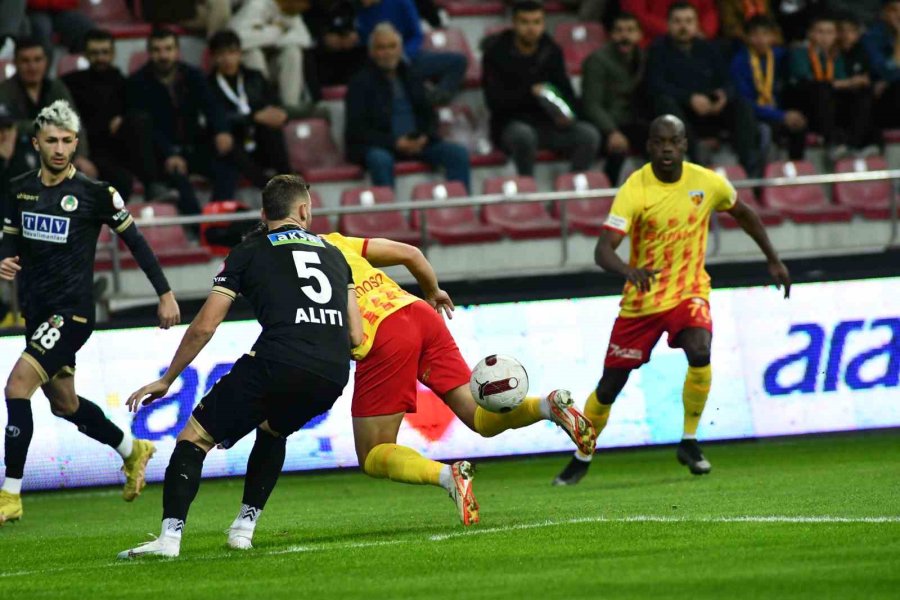 Trendyol Süper Lig: Kayserispor: 0 - Corendon Alanyaspor: 0 (ilk Yarı)