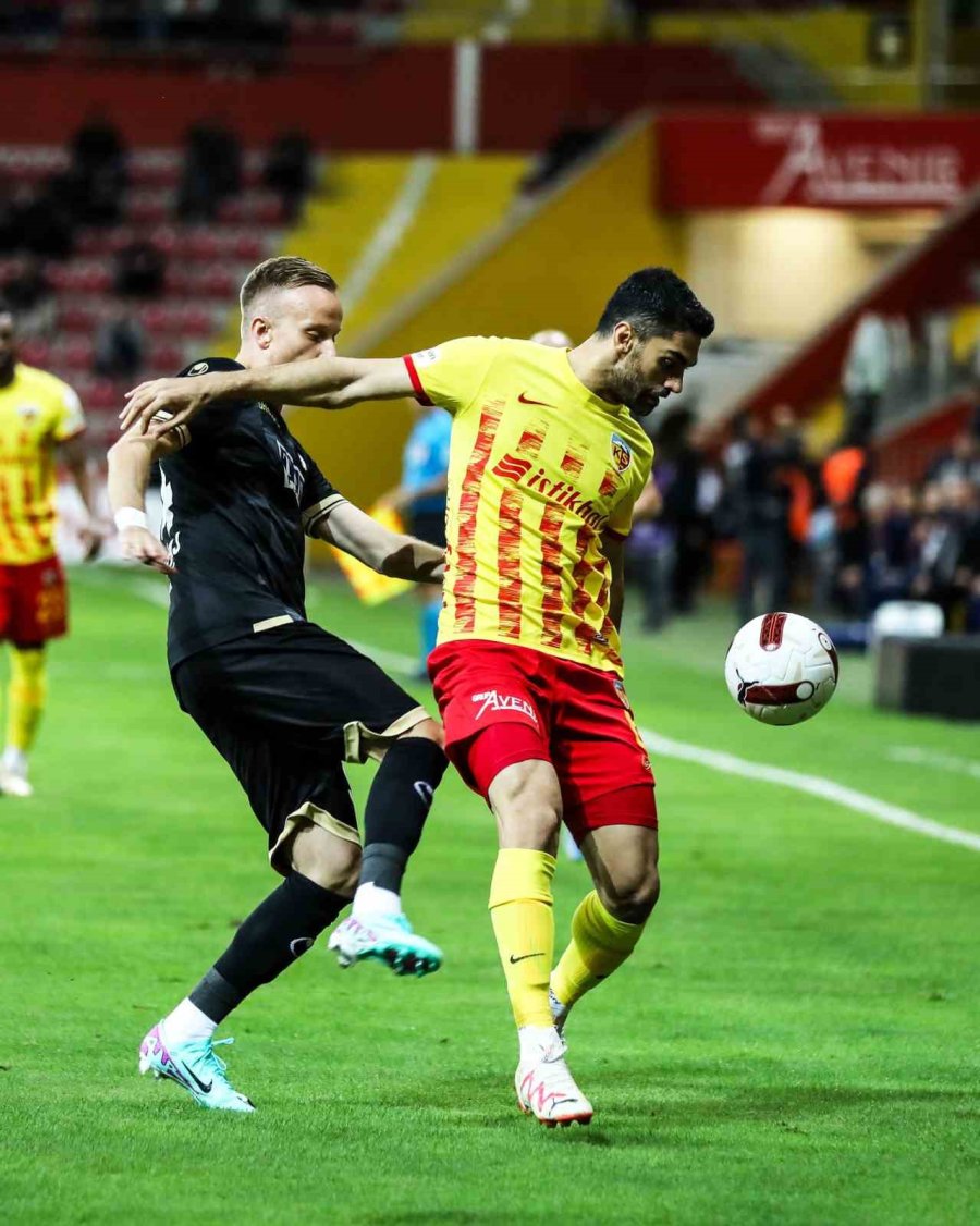 Trendyol Süper Lig: Kayserispor: 0 - Corendon Alanyaspor: 0 (ilk Yarı)