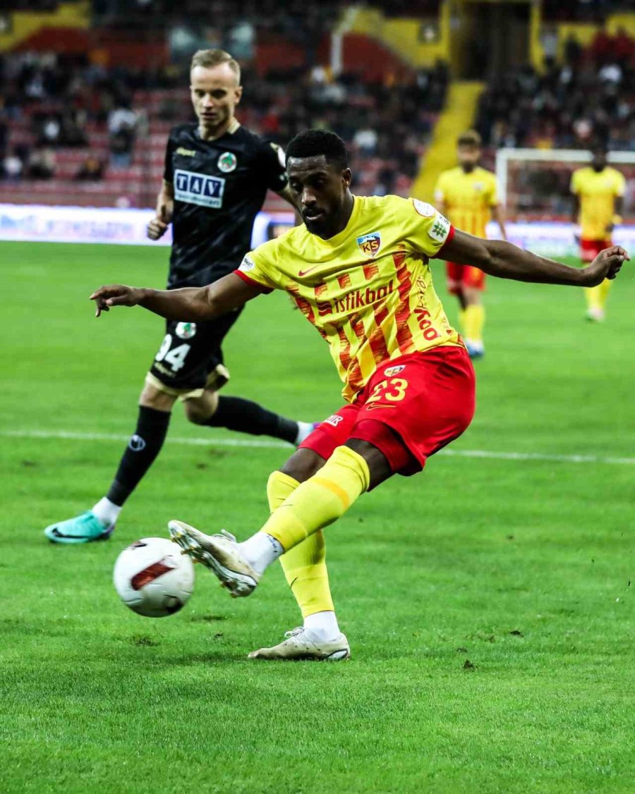 Trendyol Süper Lig: Kayserispor: 0 - Corendon Alanyaspor: 0 (ilk Yarı)