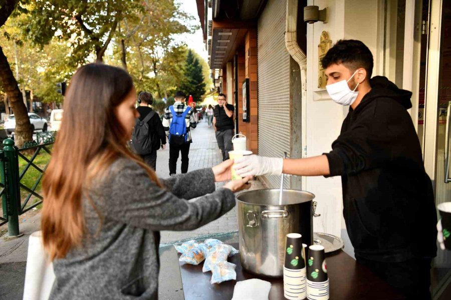 Öğrencilere Sıcak Çorba İkramı Devam Ediyor