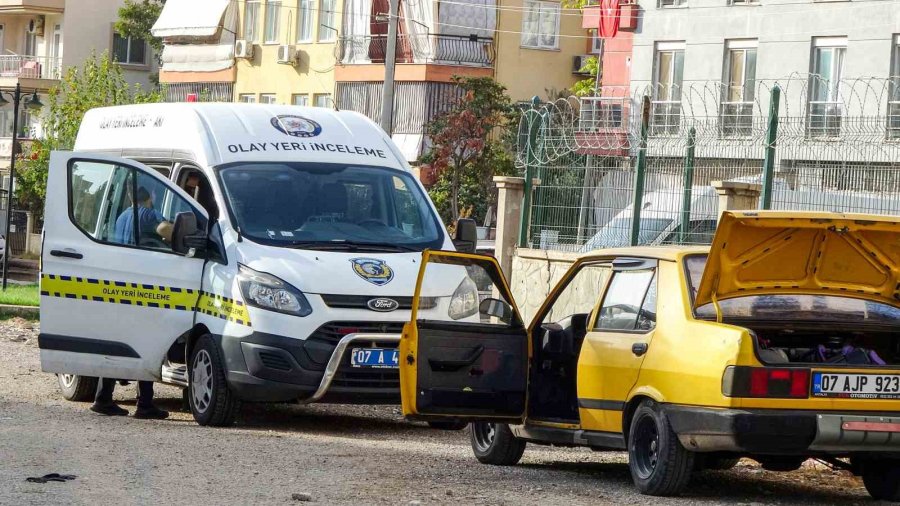 Çalınan Arabasında Hırsızın Bıraktığı Sürprizi Görünce Kahkahaya Boğuldu