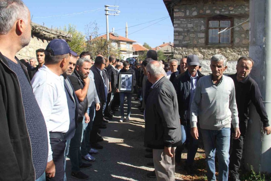 Trafik Kazasında Hayatını Kaybeden İş-kur Müdürü Toprağa Verildi