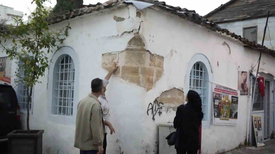 Dökülen Sıvanın Altından 700 Yıllık Tarih Çıktı