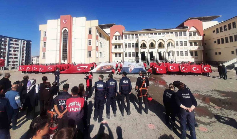 Büyükşehir İtfaiyesi’nden 100. Yıl Tatbikatı