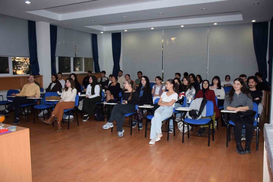 Öğrenci Kalite Komisyonu Ve Öğrenci Kalite Kulübü Bir Araya Geldi