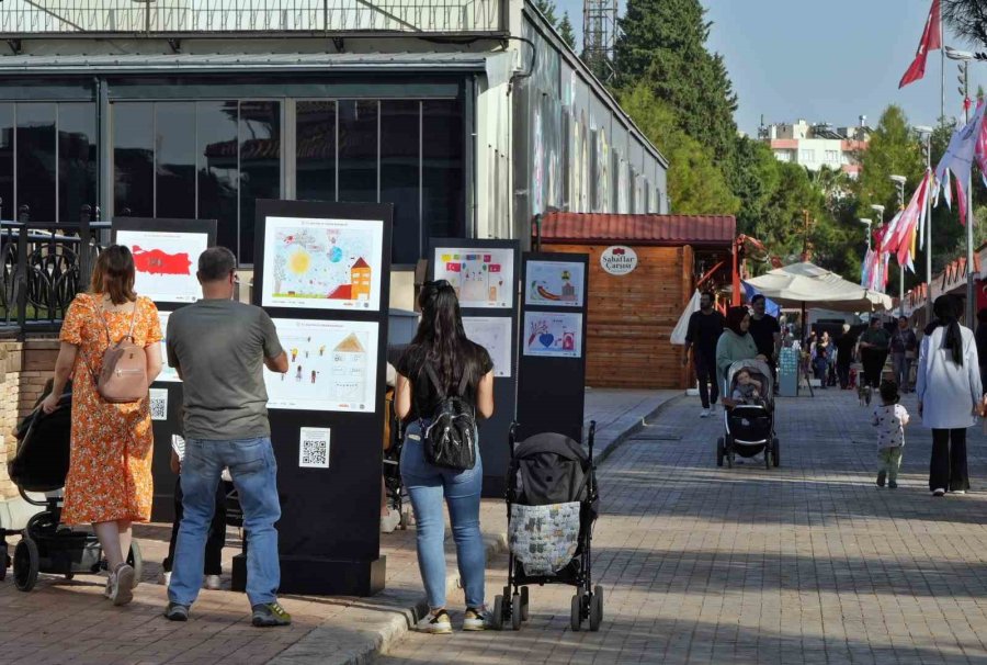 13 Yaşındaki Depremzede Fatma ’çocuğun Gözünden’ Depremi Çizerek Herkesi Hüzünlendirdi