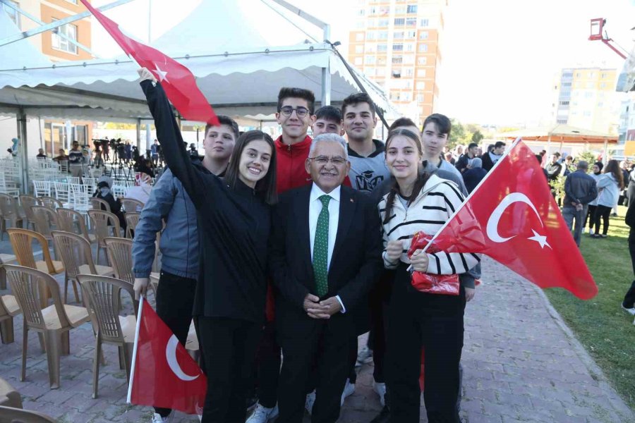 Büyükşehir’den Altınoluk’a Muhteşem Sosyal Yaşam Merkezi