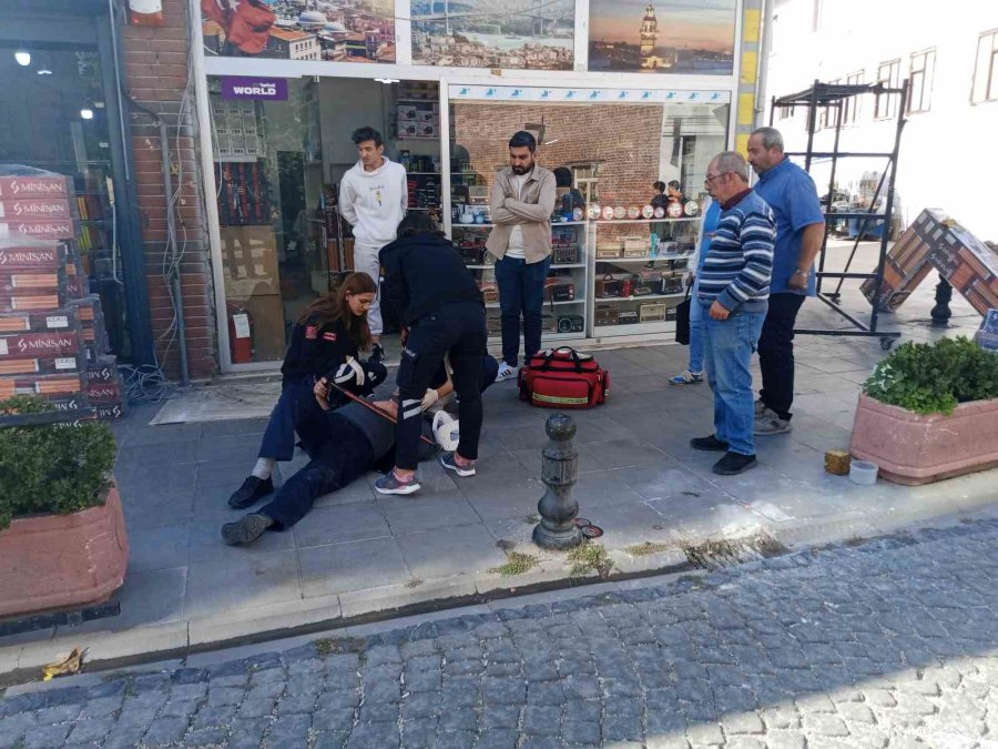 Yoğun Trafik Müdahaleye Giden Ambulansı Geciktirdi