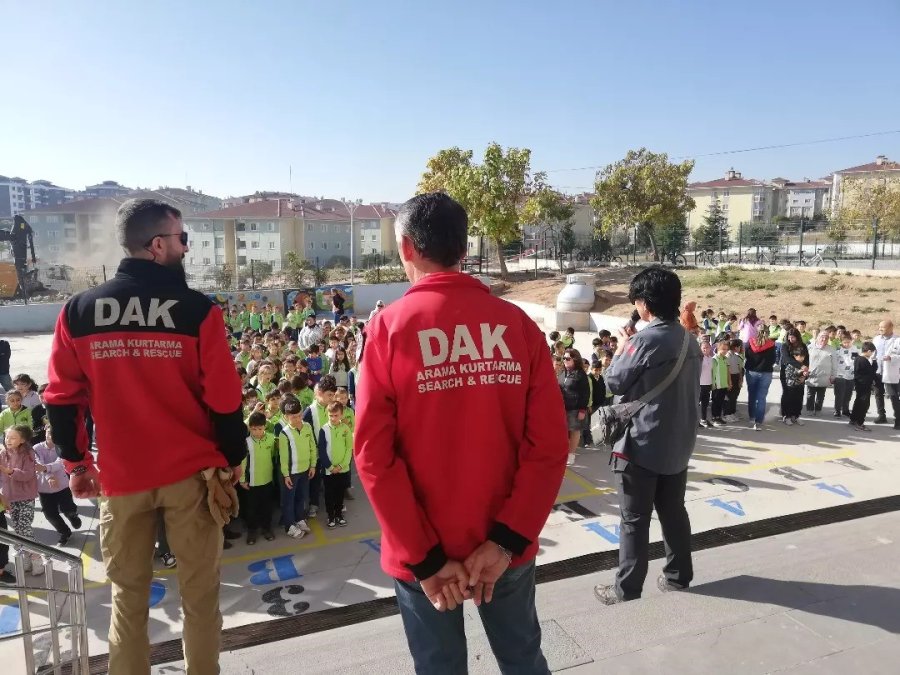 Dak İlkokul Öğrencilerine Afet Bilinci Eğitimi Verdi