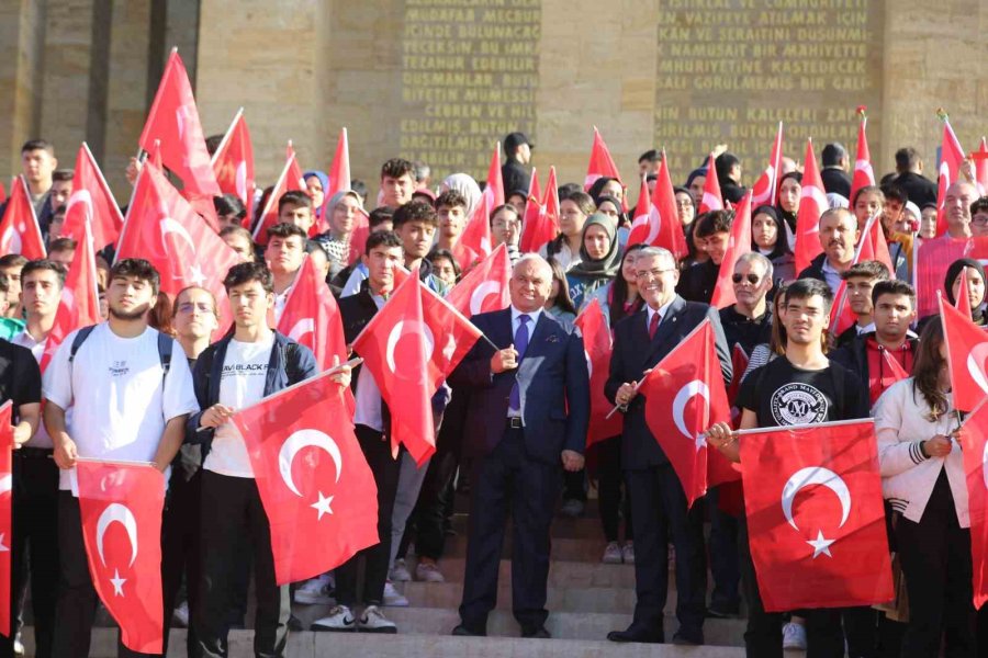 Mersin’den Bin Yörük Çocuğu Ata’nın Huzurunda